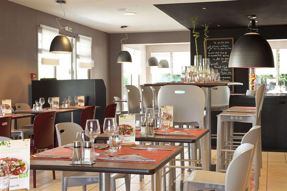 Kyriad Direct Épinal Restaurant foto